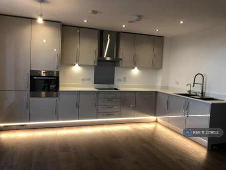 2 bedroom penthouse to rent - Photo 5