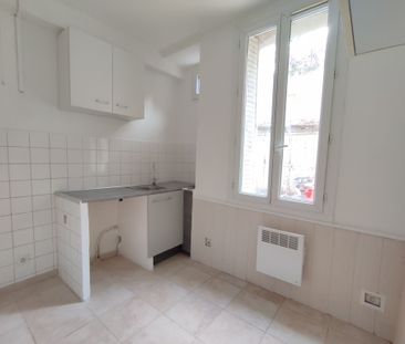 Appartement 1 pièces 27m2 MARSEILLE 15EME 395 euros - Photo 2