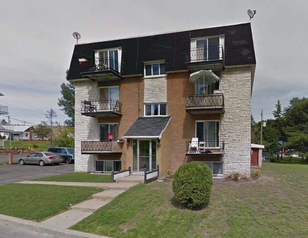 4 1/2 Rénové 1er Juin 2026 Lavaltrie - Photo 1