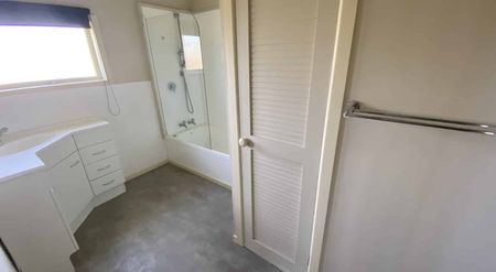 THREE BEDROOMS - SHANNON - Photo 4