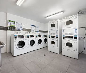 Draydon Manor - Photo 5