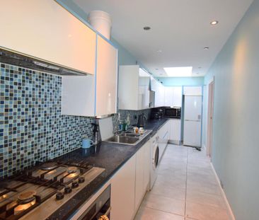 4 bedroom semi-detached house to rent - Photo 1