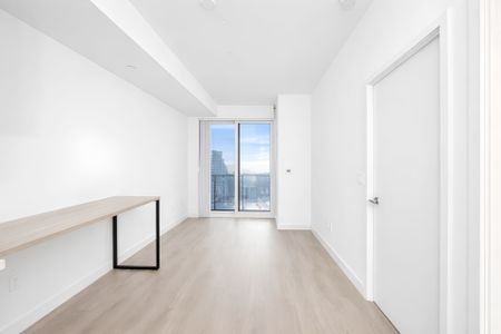 For Lease - 8 Eglinton Avenue Unit# 3210, Toronto, Ontario - Photo 2