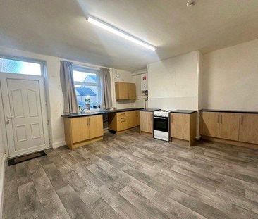 4 bedroom terraced house to rent - Photo 2