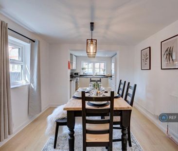 3 bedroom semi-detached house to rent - Photo 6