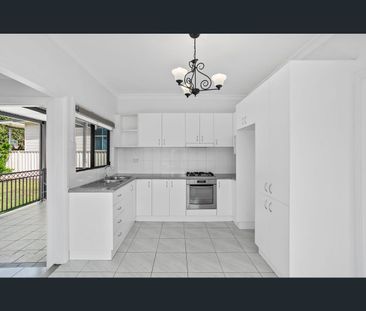 105 Blackman Parade, Unanderra, NSW 2526 - Photo 2