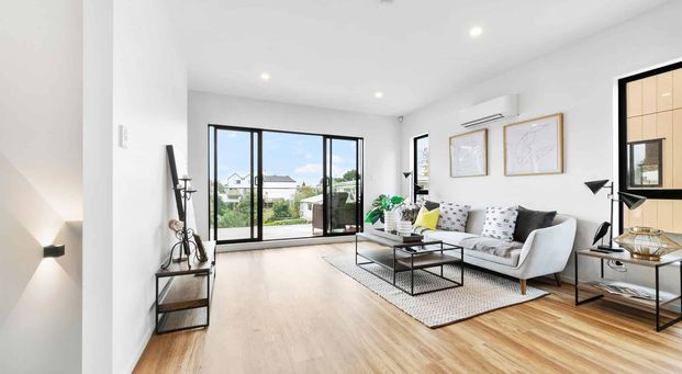 MODERN TERRACED TOWNHOUSE - NEW LYNN - Photo 1