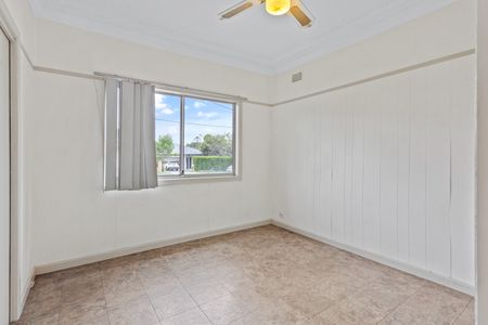 32 Castlereagh Street, Riverstone NSW 2765 - House For Rent | Domain - Photo 3