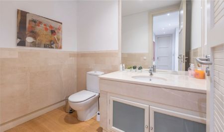 Apartment in The Golden Mile, Costa del Sol - Photo 2