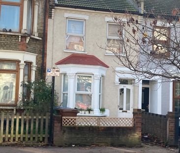 2 Bed Terraced House, Cann Hall Road, E11 - Photo 6