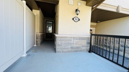 For Lease - 25 McGrath Avenue, Richmond Hill, Ontario - Photo 4