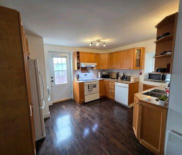 Grand 5 1/2 au cœur de Ste-Angèle - Photo 1