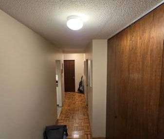 Large 1 Bedroom Marpole Apartment - March 1st - Photo 2