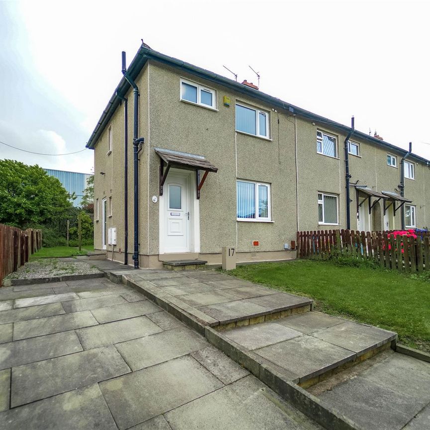 Windermere Avenue, Burnley - Photo 1