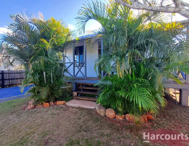 NEWLY RENOVATED - 3 Bedroom Cottage - Photo 1