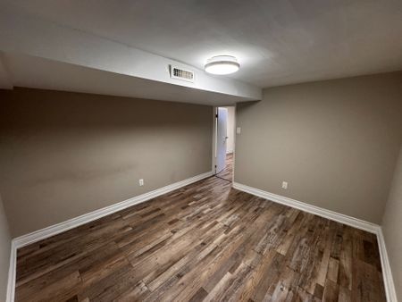 For Lease - 90 Ontario Avenue Unit# BSMT, Hamilton, Ontario - Photo 5