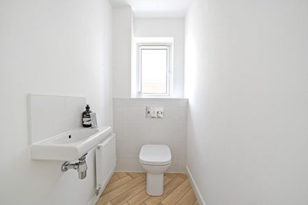 3 bedroom House To Let - Photo 2