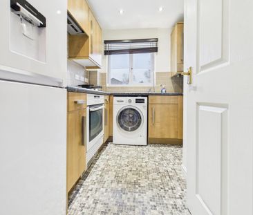 2 bedroom semi-detached house to rent - Photo 6