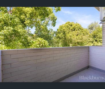 Available now - Photo 6