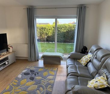 2 bedroom bungalow to rent - Photo 1