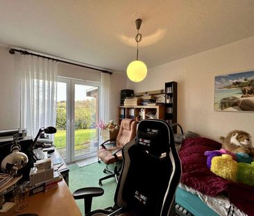 Großzügige Erdgeschosswohnung mit Garten in einem Zweifamilienhaus ... - Foto 1