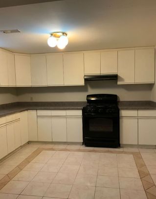 For Lease - 89 Bond Crescent, Richmond Hill, Ontario - Photo 1