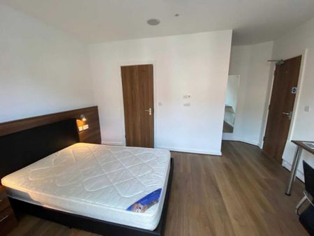 6 bedroom house to rent - Photo 3