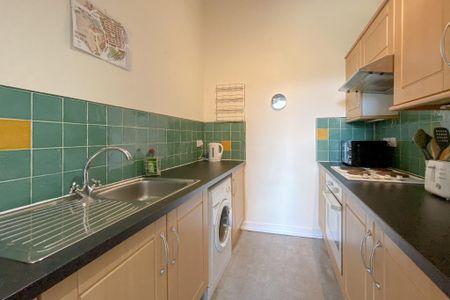 2 bedroom flat to rent - Photo 5