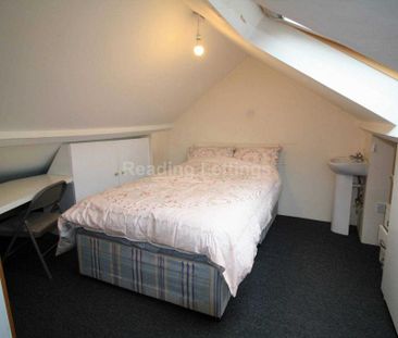 4 bedroom terraced house to rent - Photo 2