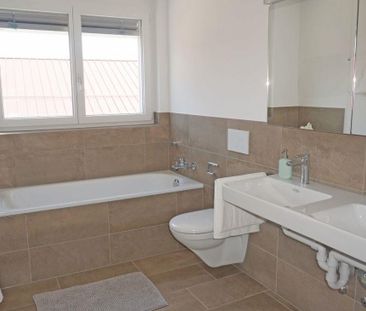 Attraktive und helle 4.5-Zimmerwohnung im 1. Obergeschoss zu vermieten - Photo 5