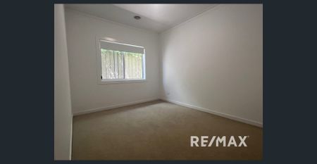 Family Home in Boorooma - Photo 2