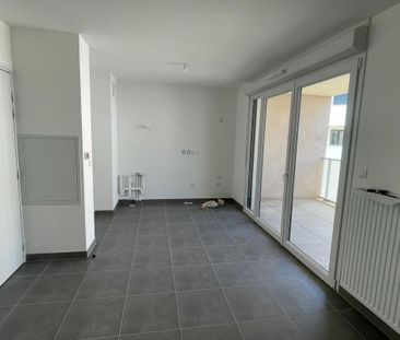 Location Appartement 2 pièces Meublé 36m² LA SEYNE SUR MER 83500 - Photo 2
