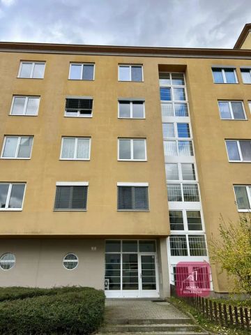 Pronájem bytu 1+1 s velkou terasou 84 m and sup2;, Brno Lesná - Photo 3