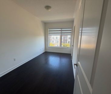 For Lease - 3094 Ernest Applebe Boulevard, Oakville, Ontario - Photo 1