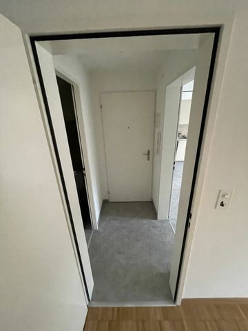 3.5-Zimmer-Maisonette-Wohnung in grünem Kleinbasler Hinterhof - Photo 3