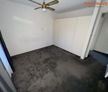 Beautiful Spacious 2 Bedroom Unit Available Now! - Photo 6