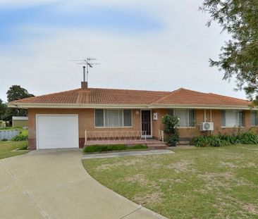 Centrally Located Family Home! - Photo 3