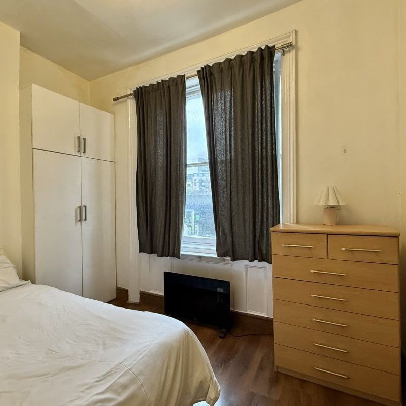 Aldersgate Street - Photo 1