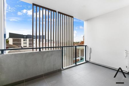 Modern and Convenient Urban Sanctuary in the Heart of Marrickville - Photo 4