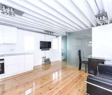 @white, Scout Way, Mill Hill, London, NW7 - Photo 1