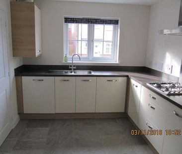 2 bedroom semi-detached bungalow to rent - Photo 4