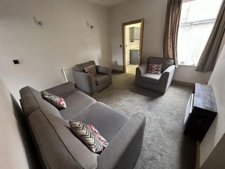 3 bedroom terraced house to rent - Photo 2