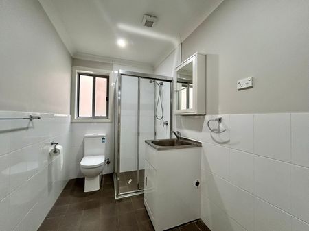 Modern 4-Bed Family Home in a Peaceful Glenwood Pocket - Photo 2