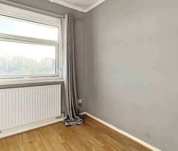 3 bedroom property to rent - Photo 1