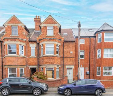 1 bed Room To Let - Photo 2