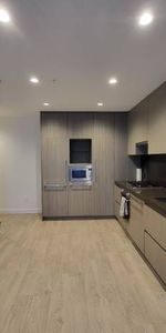 Beatiful Newer 1 Bedroom+1Bath @STATION SQUARE - Photo 4