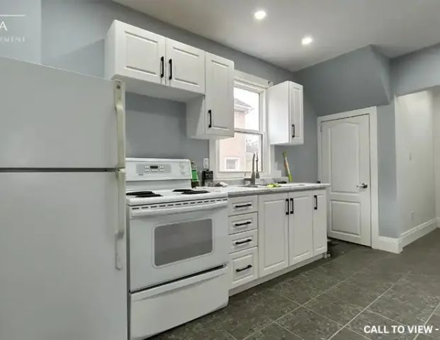 1-102 Queenston St, St. Catharines, Ontario L2R 2Z3 | 102 Queenston Street, St. Catharines - Photo 1