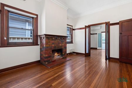 17 Hinkler Street, Mayfield NSW 2304 - House For Rent | Domain - Photo 3