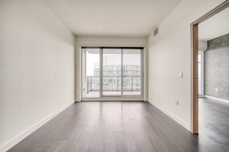 For Lease - 95 Mcmahon Drive Unit# 3909, Toronto, Ontario - Photo 3