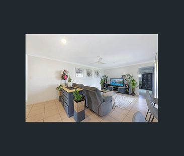 Spacious Family Home in Thabeban - Modern Comfort & Great Location! - Photo 5